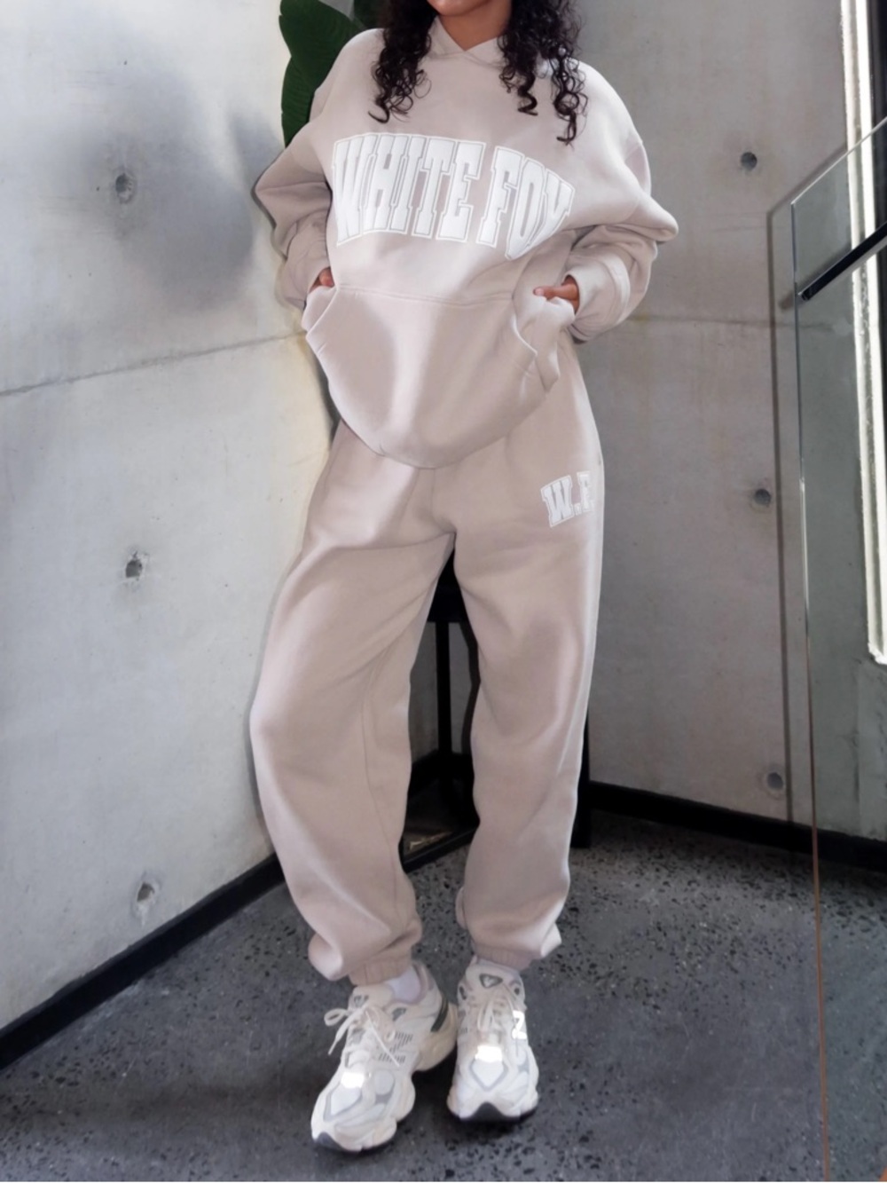 White Fox Decade Classics Varsity jogger - Moon